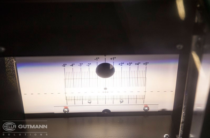 Scheinwerfer einstellen beim Mercedes E-Klasse: Ergebnis der Fernlicht-Messung SEG IV