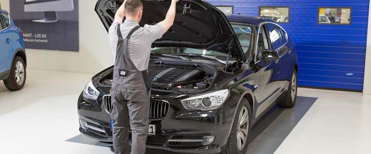 Scheinwerfer einstellen bei einem BMW 530d f07