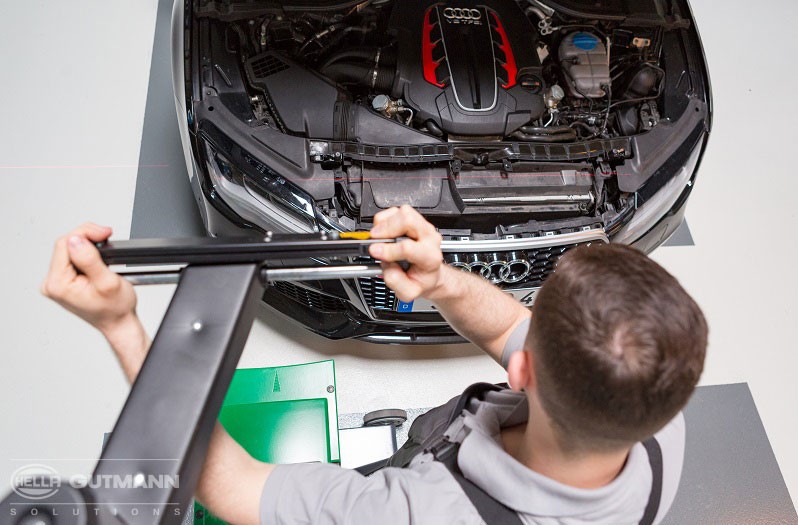 Lamp setting on an Audi RS 7: positioning SEG V in alignment to vehicle