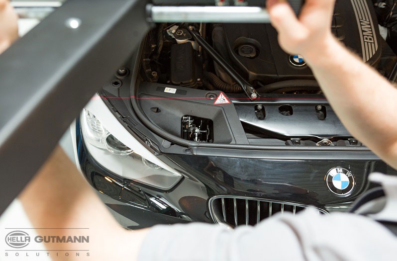 Lamp setting on a BMW 530d: Aligning the SEG (SEG IV & SEG V)