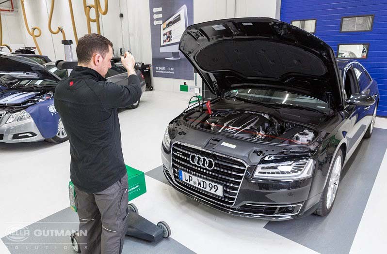 Lamp setting on an Audi A8 4.0i TFSI Quattro: Alignment of the SEG IV