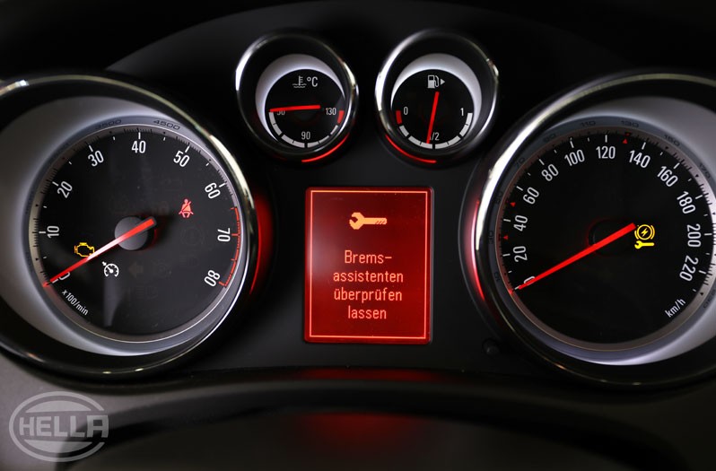 Electric vacuum pumps: Driver information in the instrument cluster display