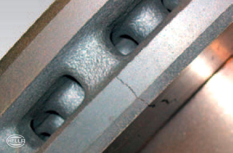 Failure modes of brake discs: Heat cracks