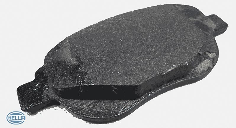 Failure modes of brake pads: Contamination of the friction lining surface