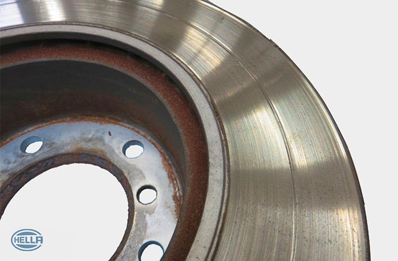 Failure modes of brake discs: Striations and grooves on the friction ring