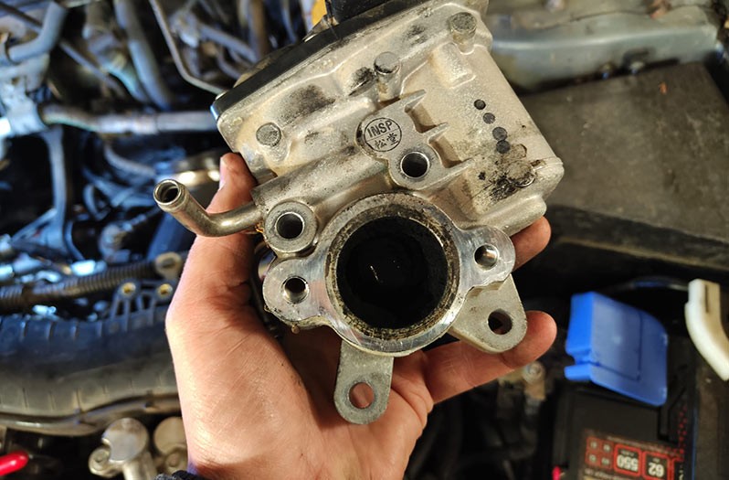 Subaru Forester EGR valve carbonised